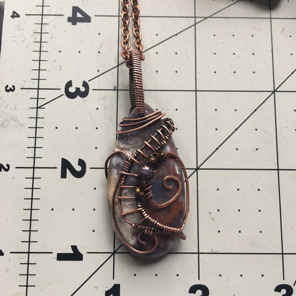 Poppy jasper copper wire wrapped pendant necklace - Picture 5 of 6